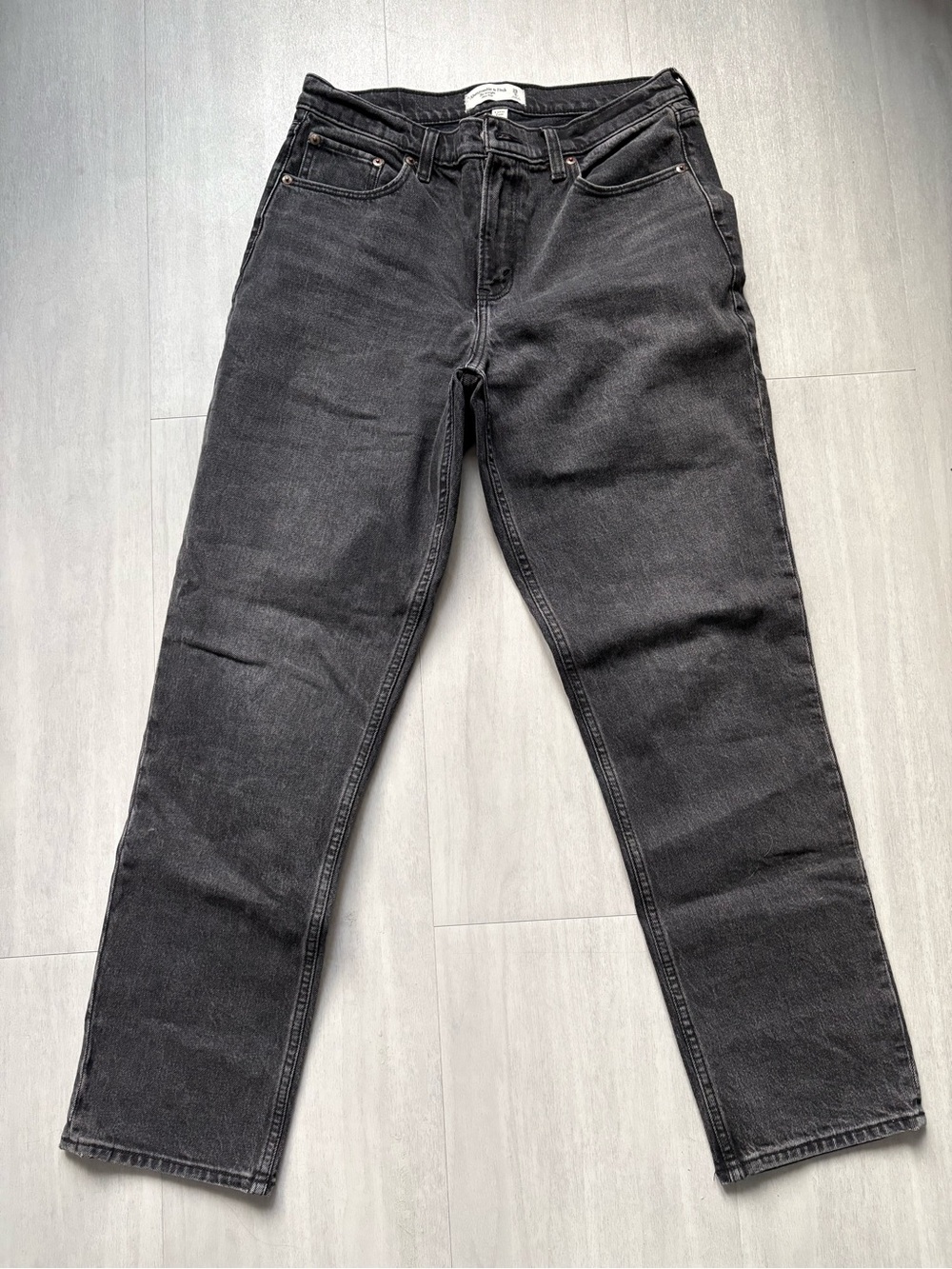 Abercrombie & Fitch Black Mid Rise Straight Jeans SIZE US 29/8R